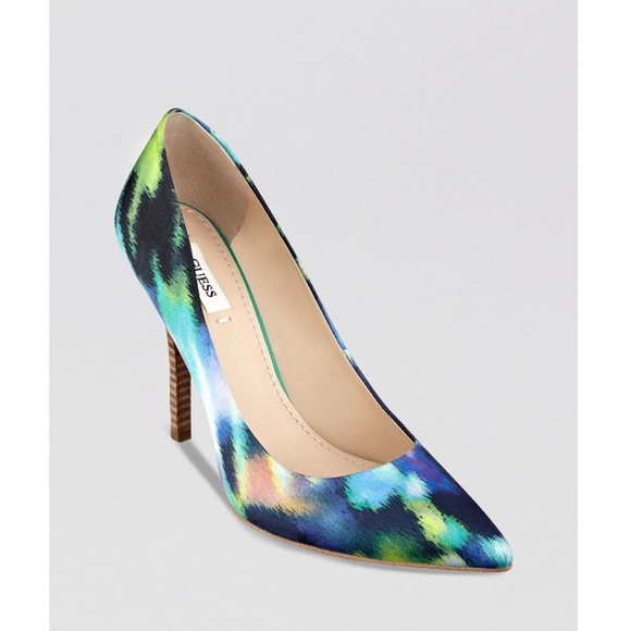 Guess Shoes - [ Guess ]